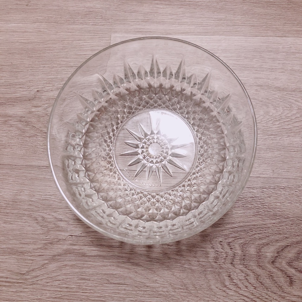 Arcoroc France Clear Vintage Diamant Starburst Bowl